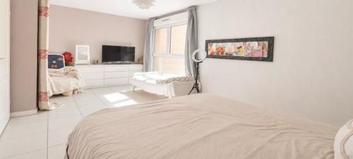 Duplex 120m ,50m terrasse proche centre et mer in La Lironde