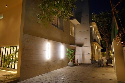 Central Residence by Paramount Hospitality 5