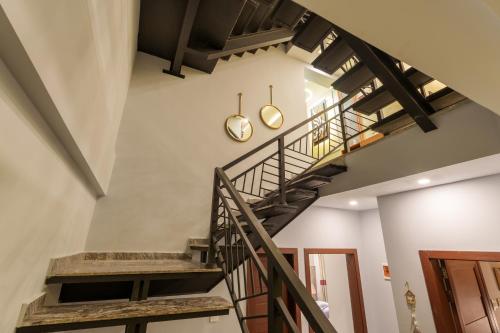 PRESIDENTIAL 3BEDROOMS COTTAGE - Murree Mountains View - image 8