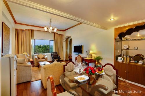 room detail thumbnail 0