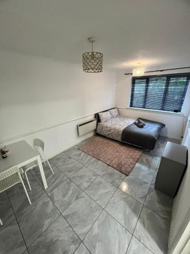 Lower Earley Ground Floor Studio – khách sạn tại Earley