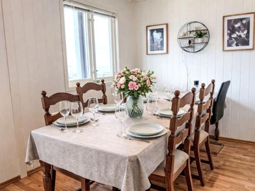 Holiday Home Rorbu by Interhome in Naustdal