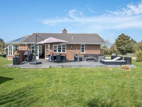 Holiday Home Svenn - 400m from the sea by Interhome – khách sạn tại Vejers Strand