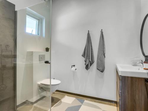 Bathroom, Holiday Home Melina - 900m to the fjord by Interhome in Ertebolle
