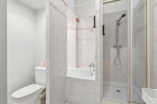 Modern Paris 2BR Apartment-Central Stay with Netflix - main image