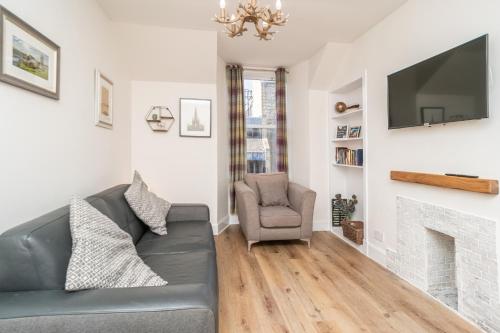Cosy Flat In Historic Old Town - Pass The Keys - Edinburgh