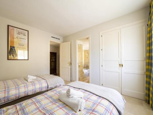 Cubo's Luxury Golf Apartment Marbella & Parking - image 3