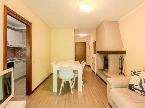 Apartment Angolo di sole by Interhome