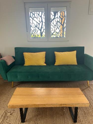 Villa Remedios -rooms in private house- in Picassent
