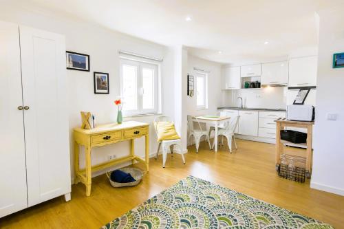 Central&Quiet Studio in Graça, Лиссабон