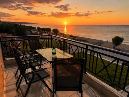 Sea View Luxury Apartment Beachfront 2BR – khách sạn tại Neoi Epivates
