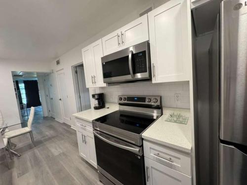 Modern Lake Eola Condo in the Heart of Thornton Park in Other