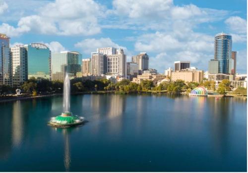 Mid Term Rental 2 Bedroom Retreat Steps to Lake Eola Thornton Park in Other