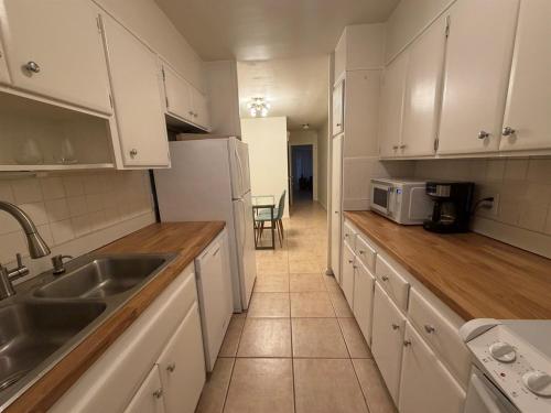 Mid Term Rental 2 Bedroom Retreat Steps to Lake Eola Thornton Park in Other