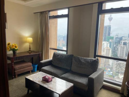 A Home Apartment at Times Square - image 13