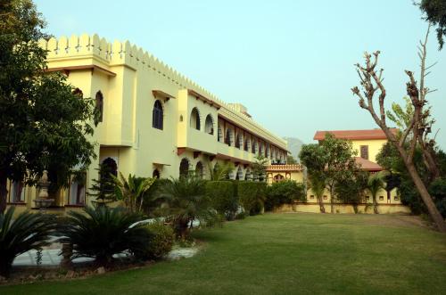 Sajjan Bagh A-Heritage Resort