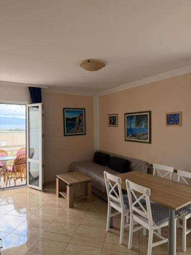 Apartments Loncar in Gradac