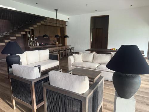 Cinnamon Sunset Villa in Kurunegala Town Udawalpola
