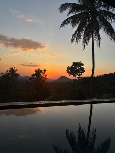 Cinnamon Sunset Villa in Kurunegala Town Udawalpola