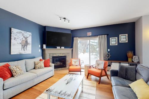 2 bedrooms, 4 beds