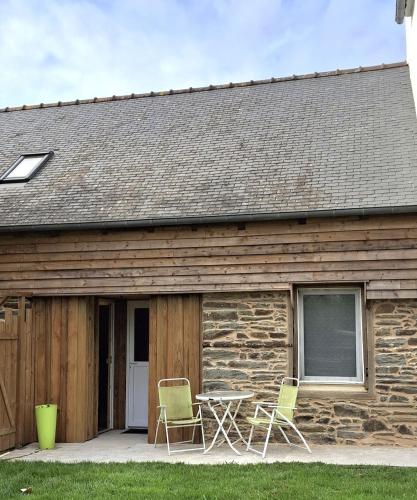 LA Jacarandière (LA Jacarandiere) in Les Forges (Brittany)