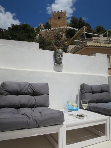 Casa al Castillo - charming & authentic townhouse - terrace with stunning castle views