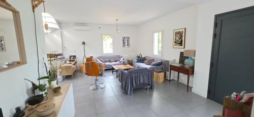 beautiful Modern family home in Provence in Greasque