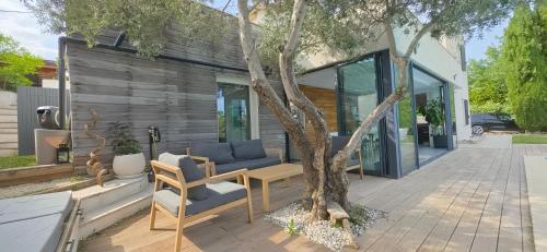 beautiful Modern family home in Provence in Greasque