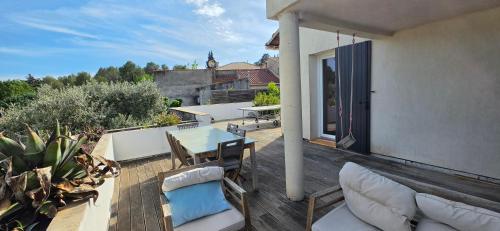 beautiful Modern family home in Provence in Greasque