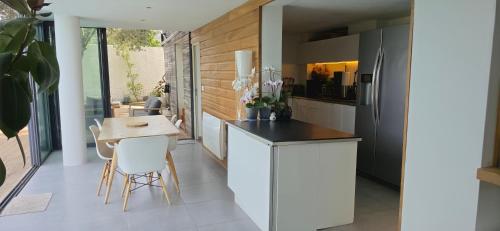 beautiful Modern family home in Provence in Greasque