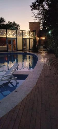 Casa quinta con pileta 4 Suits