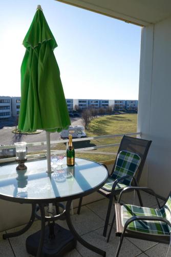 Inselblume 74 - Ferienwohnung mit Balkon am Yachthafen in Sudstrandpromenade