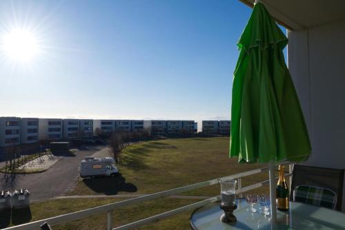 Inselblume 74 - Ferienwohnung mit Balkon am Yachthafen in Sudstrandpromenade