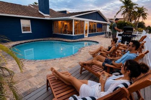 Waterfront Home, 5 bedrooms, Heated Pool, Sunsets! in Weeki Wachee (FL)