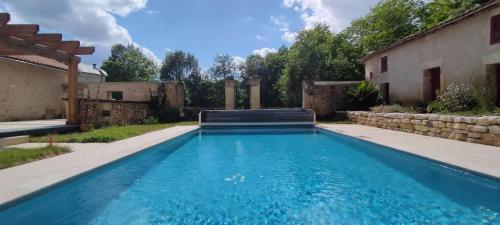Dordogne Chateau with Pool & Garden Sleeps 14 villa in Brantôme