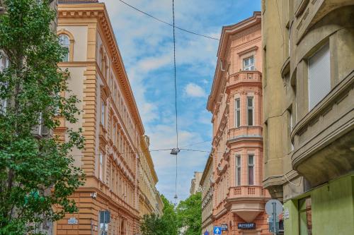 Very Central - Modern - image 7