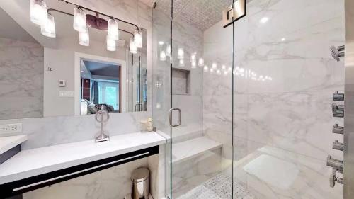 Luxury Private Room with Garden View - Newmarket, Ontario in Newmarket (ON)
