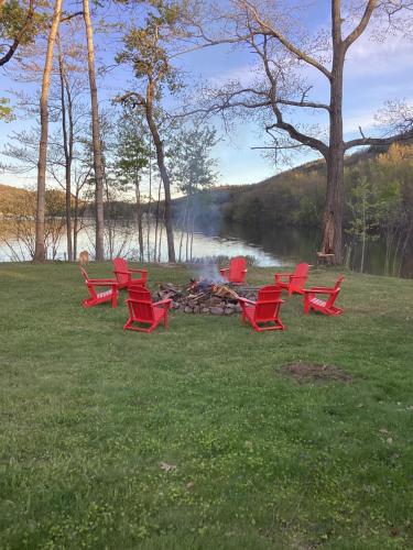 Berkshire Lake Lodge - image 10