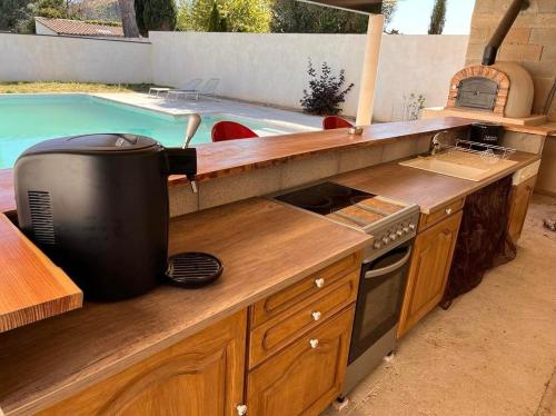 Pool House Petite Camargue in 博瓦桑