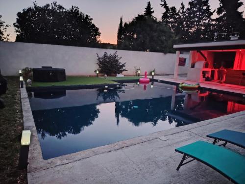 Pool House Petite Camargue in 博瓦桑