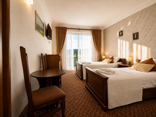 2 twin beds