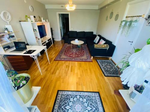 Charming Apartment with Private Entrance in Uppsala, Sweden – khách sạn tại Gottsunda-Vårdsätra