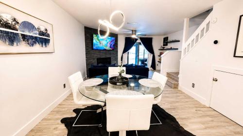 New Listing Lakefront King Bed Fireplace in Jacksonville (FL)