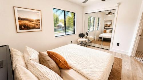 New Listing Lakefront King Bed Fireplace in Jacksonville (FL)