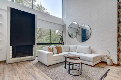 Deluxe 1BR Duplex with Terrace near El Virrey