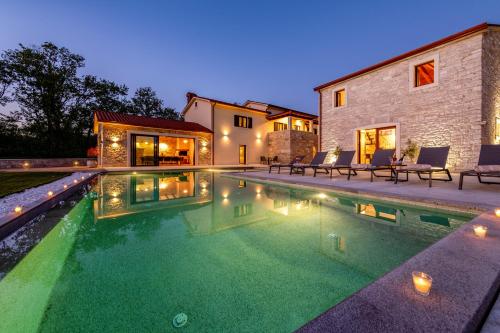 Viesnīcas āriene, Villa Ciburi, a luxurious villa in the heart of Istria in Heki