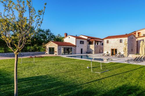 Viesnīcas āriene, Villa Ciburi, a luxurious villa in the heart of Istria in Heki