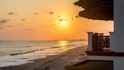 pludmale, Beachfront Vacation Condos, Palmarito Beach, Vivo Resorts in Chano