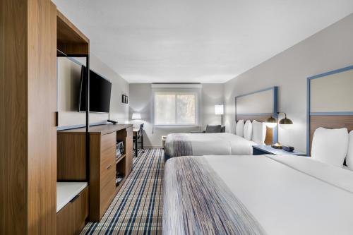 AmericInn by Wyndham Delafield - image 18