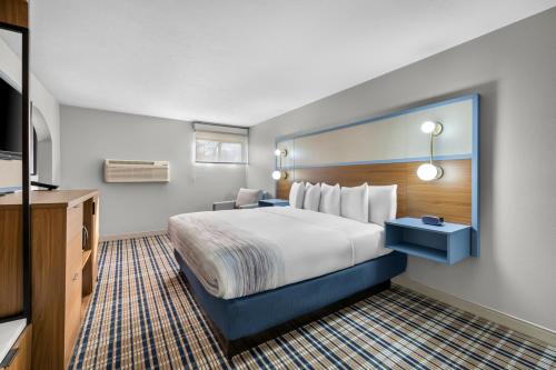AmericInn by Wyndham Delafield - image 32